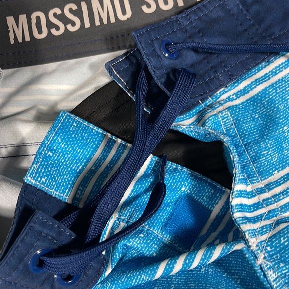 Mossimo Supply mens blue horizontal stripe board shorts swim trunks - size 28 - Picture 6 of 10